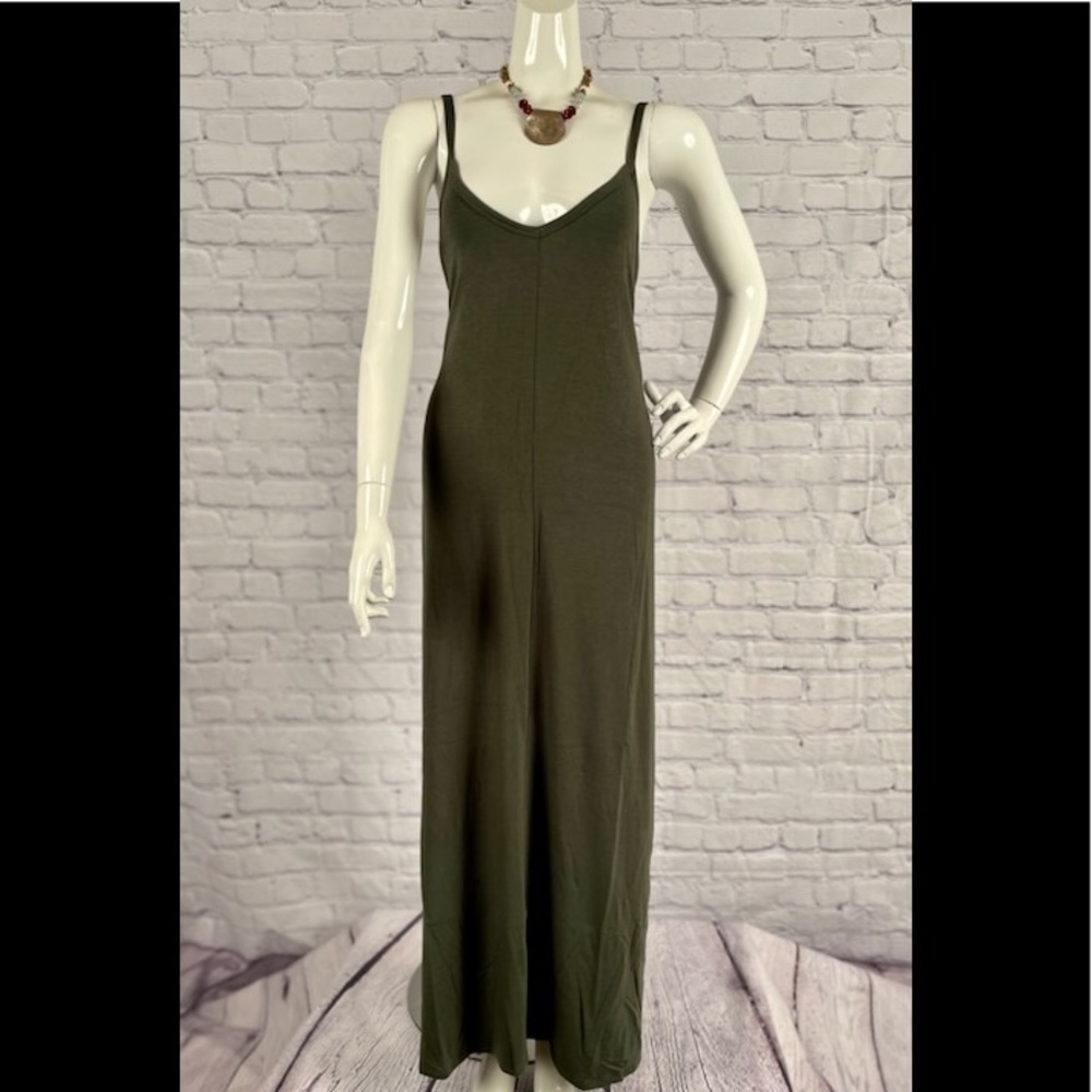 BN Zenana Premium Plus Size Olive Green V-Neck Maxi Dress W/Pockets Various - Picture 10 of 12